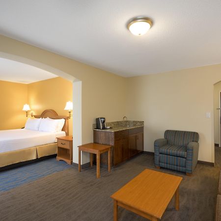 Clarion Pointe New Bern Hotel Ngoại thất bức ảnh