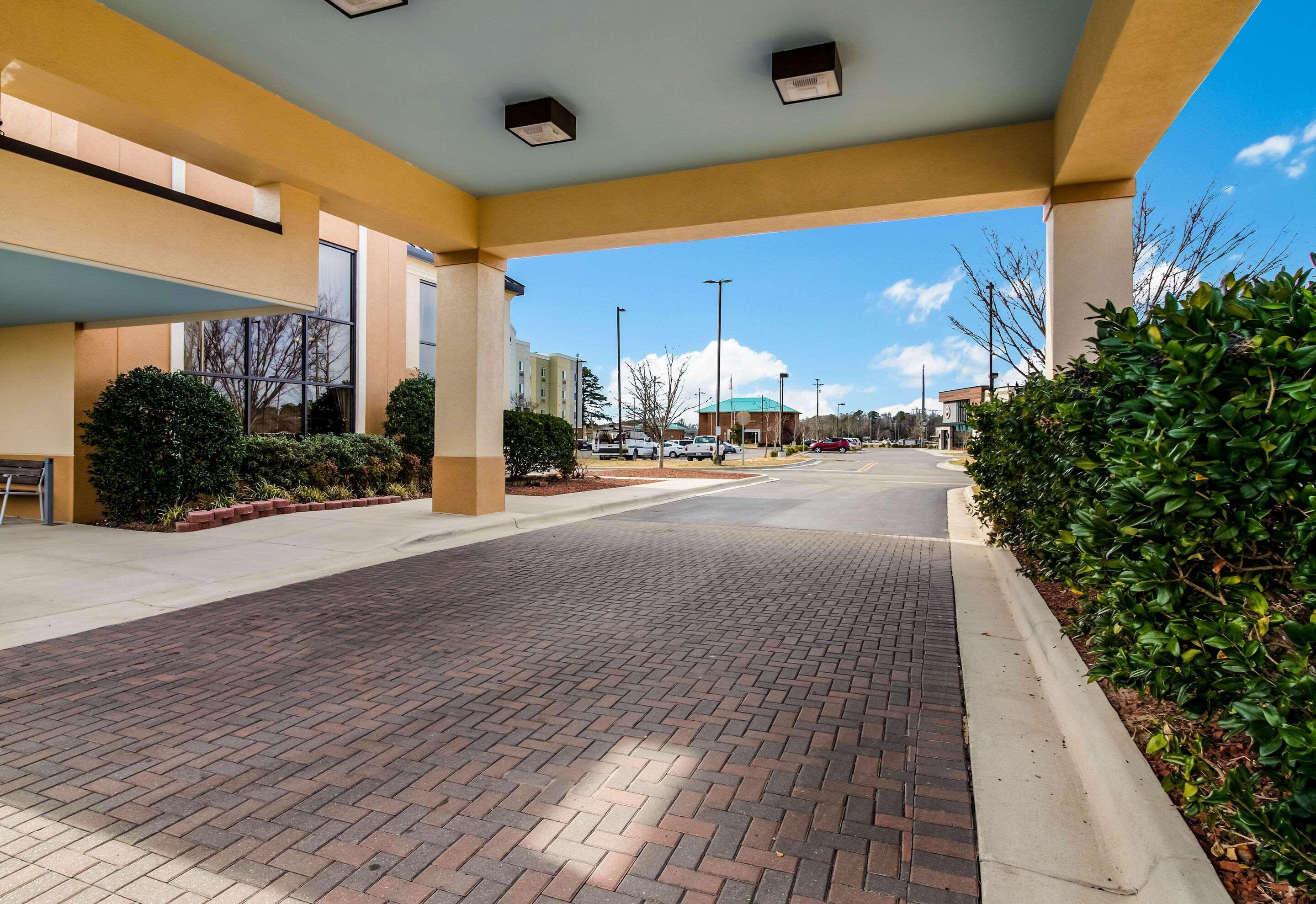 Clarion Pointe New Bern Hotel Ngoại thất bức ảnh