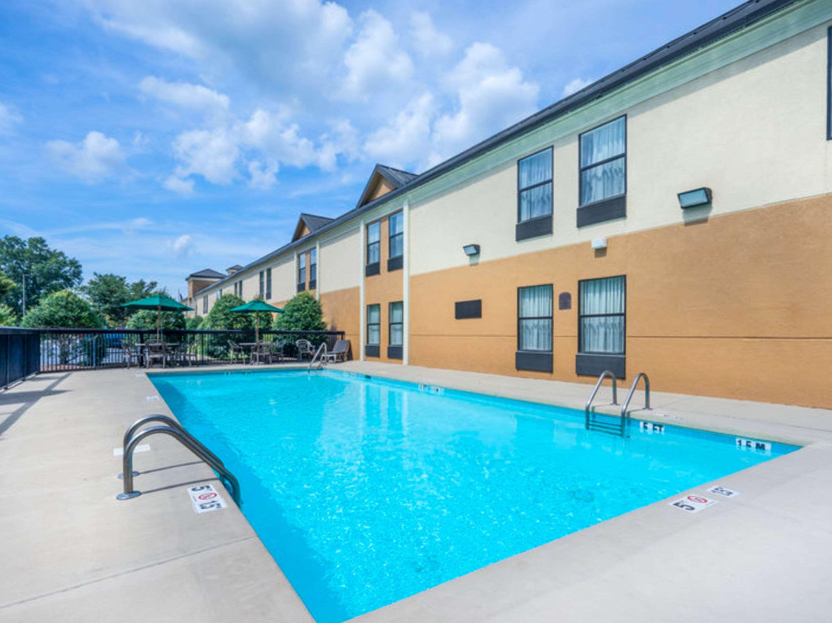 Clarion Pointe New Bern Hotel Ngoại thất bức ảnh