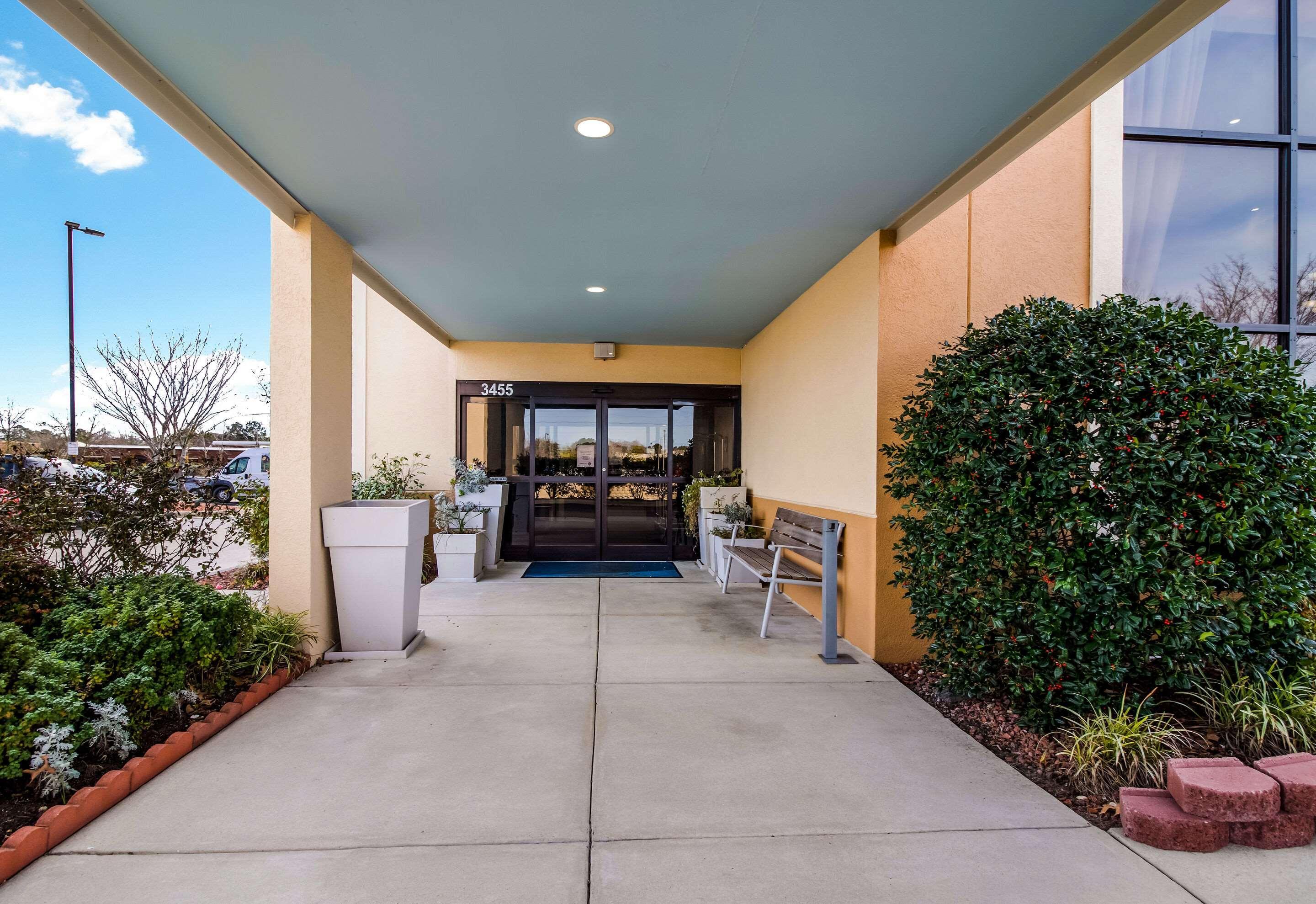 Clarion Pointe New Bern Hotel Ngoại thất bức ảnh