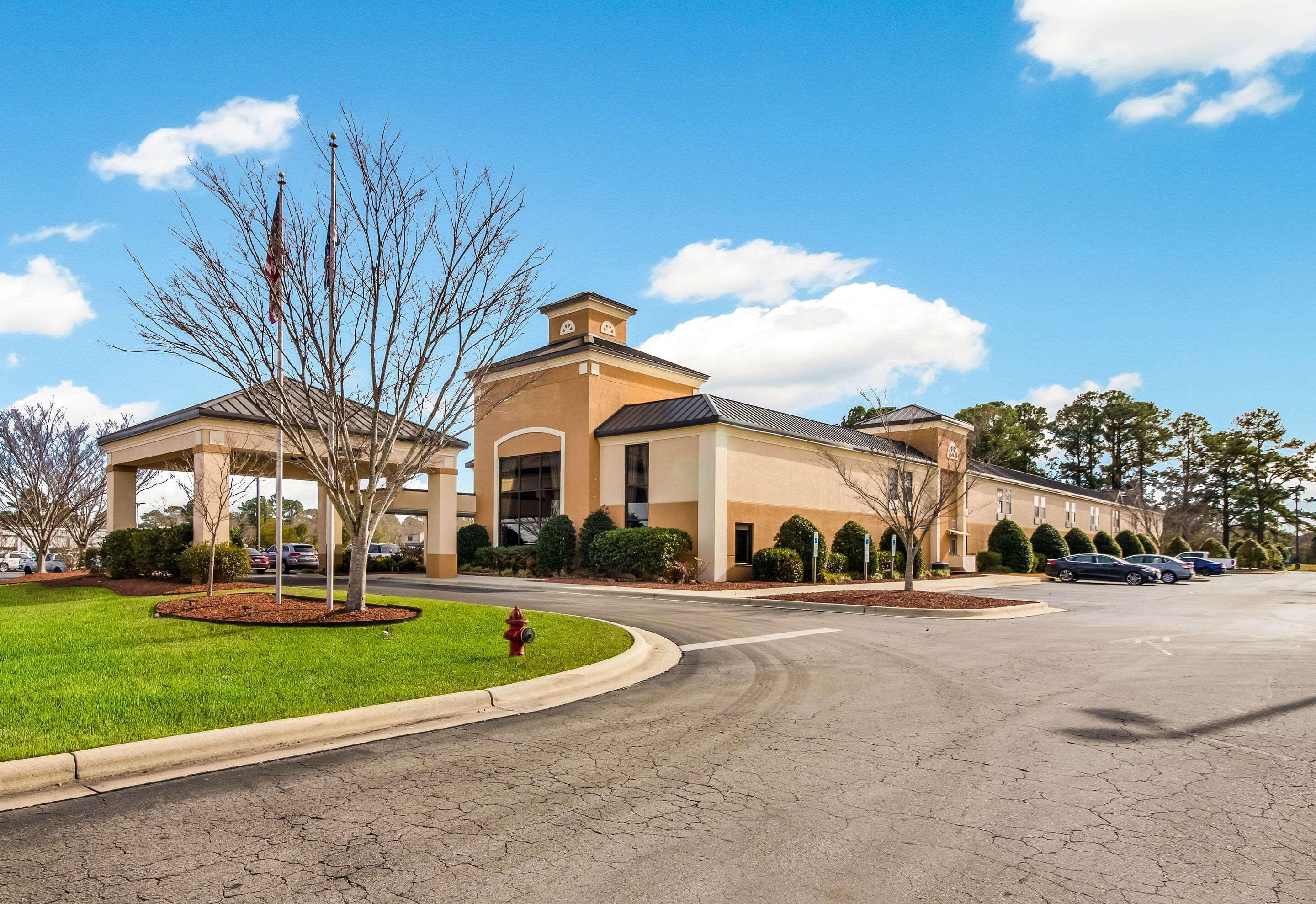 Clarion Pointe New Bern Hotel Ngoại thất bức ảnh
