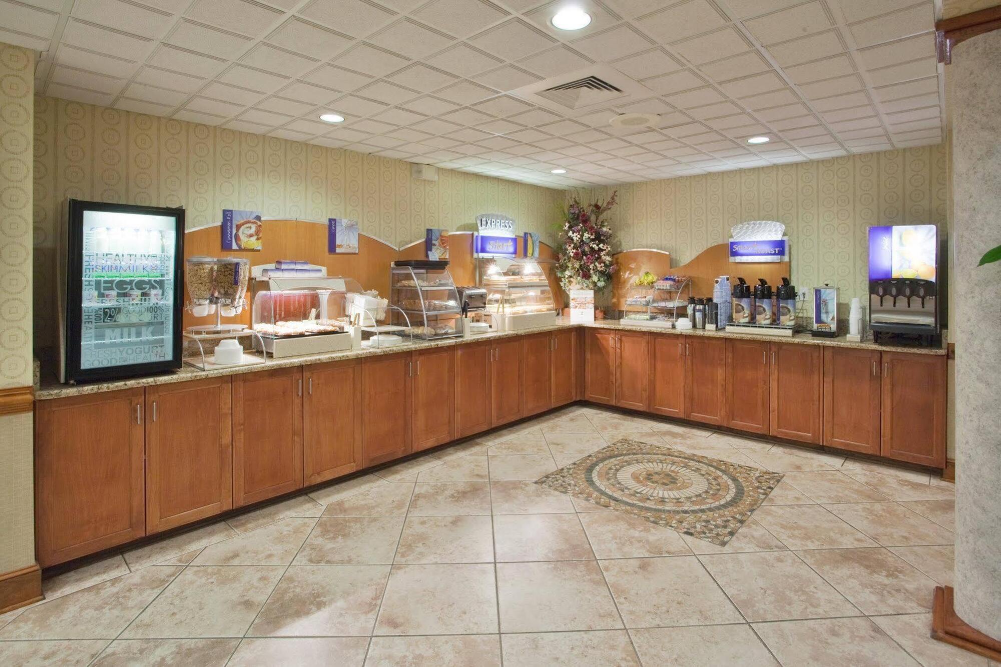 Clarion Pointe New Bern Hotel Ngoại thất bức ảnh