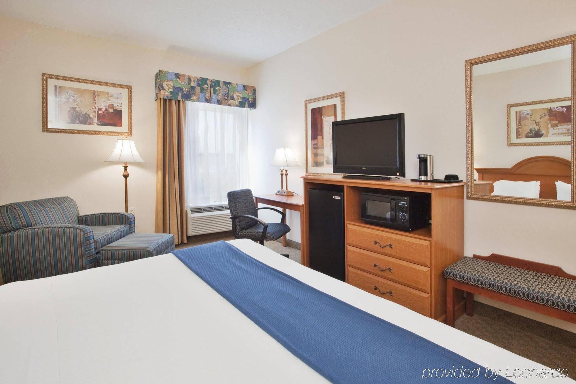 Clarion Pointe New Bern Hotel Ngoại thất bức ảnh