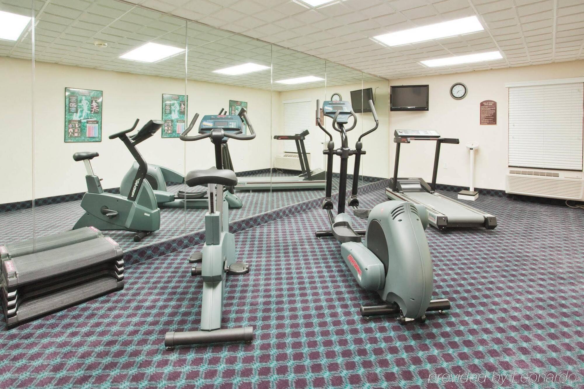 Clarion Pointe New Bern Hotel Ngoại thất bức ảnh